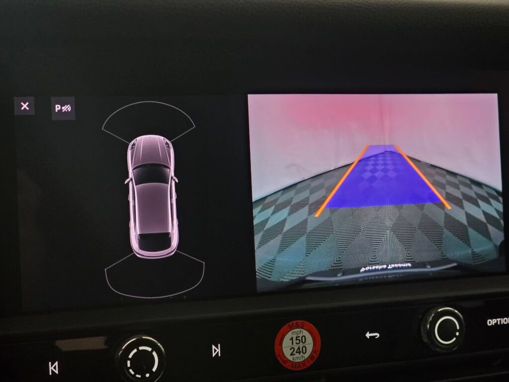 Certified 2024 Porsche Macan AWD/4WD image 40