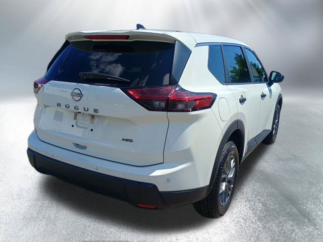 Used 2024 Nissan Rogue S AWD/4WD image 5