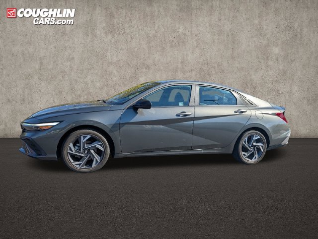 Certified 2025 Hyundai Elantra SEL FWD image 4