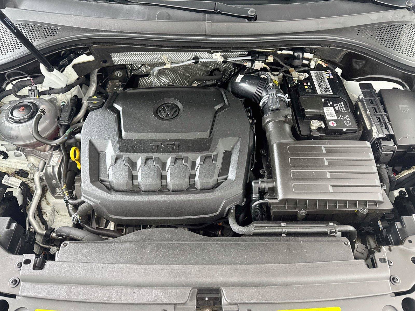 Certified 2023 Volkswagen Tiguan SE R-Line FWD image 29