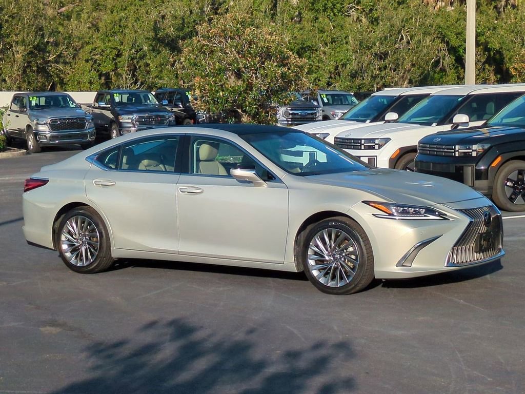 Used 2019 Lexus ES 350 Ultra Luxury image 3