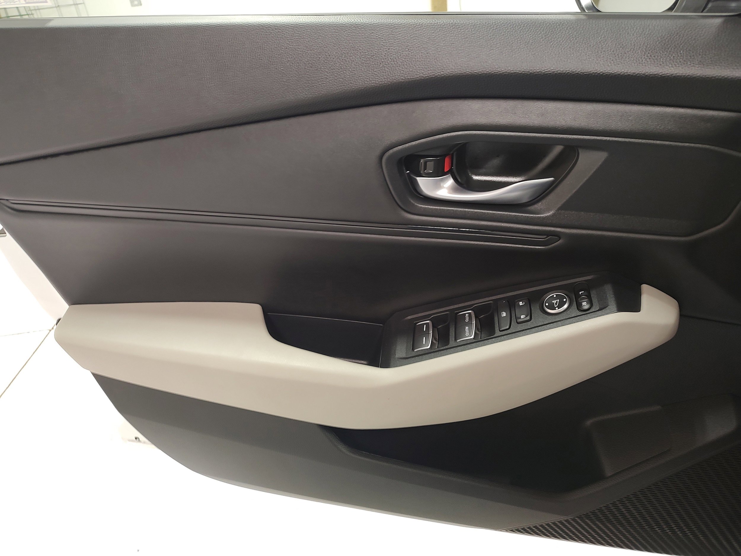 Used 2025 Honda Accord SE image 9