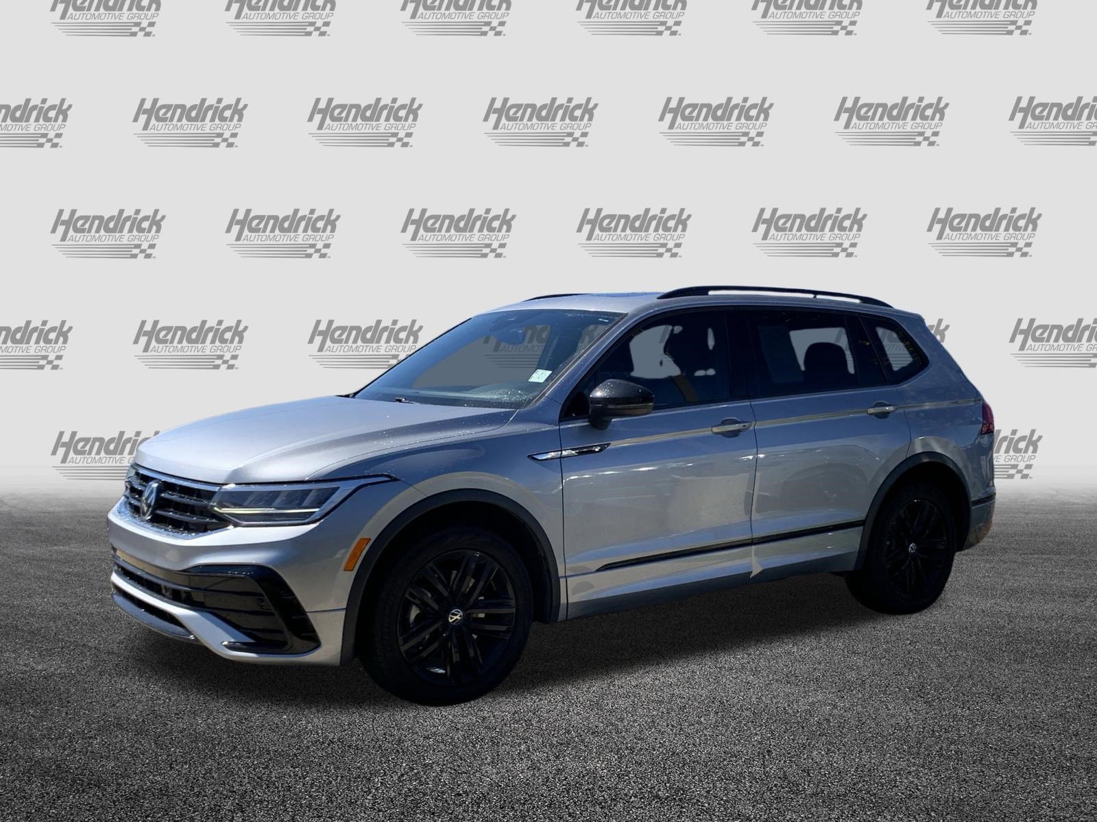 Used 2022 Volkswagen Tiguan SE R-Line image 5