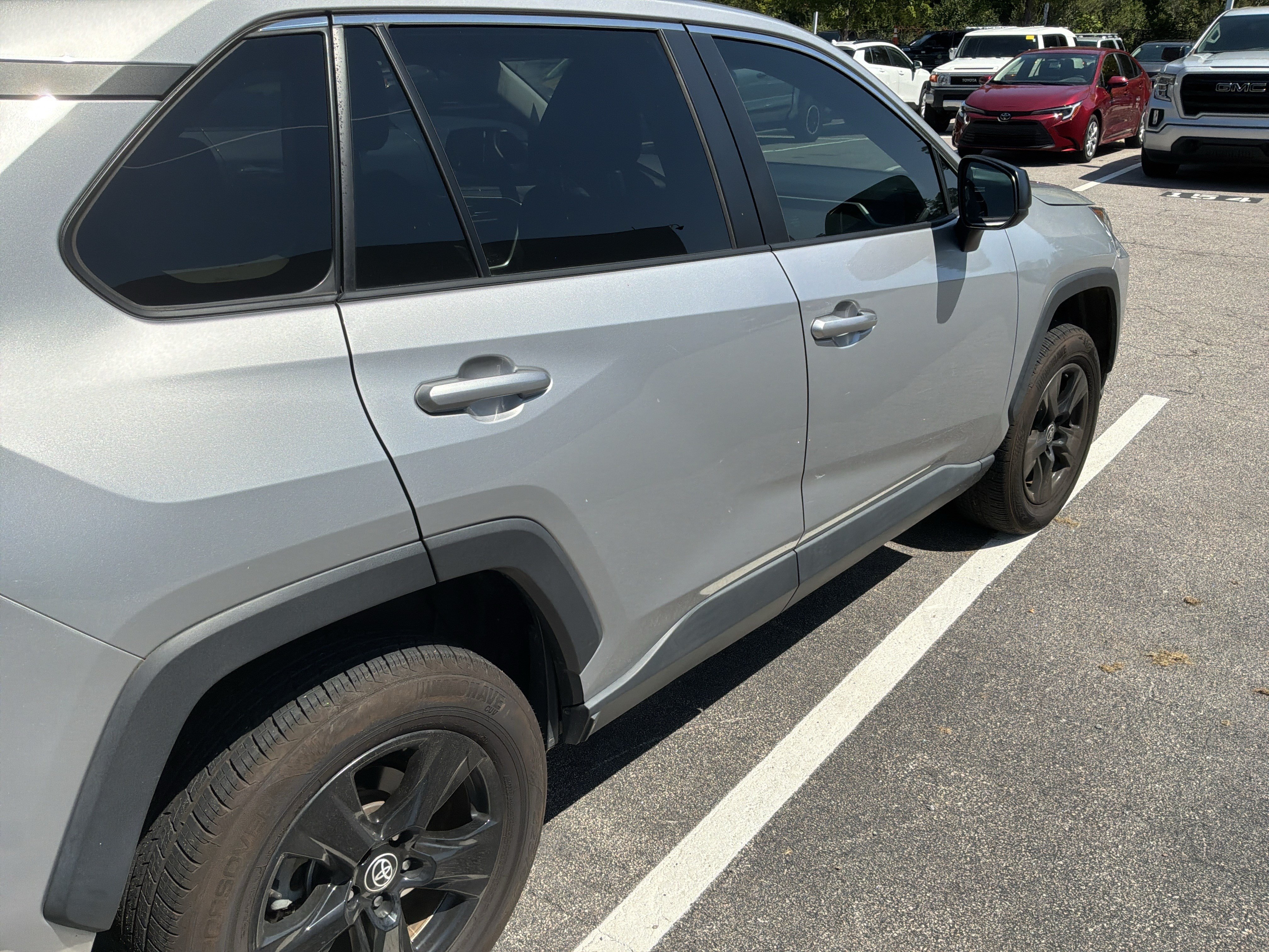 Used 2023 Toyota RAV4 LE FWD image 9