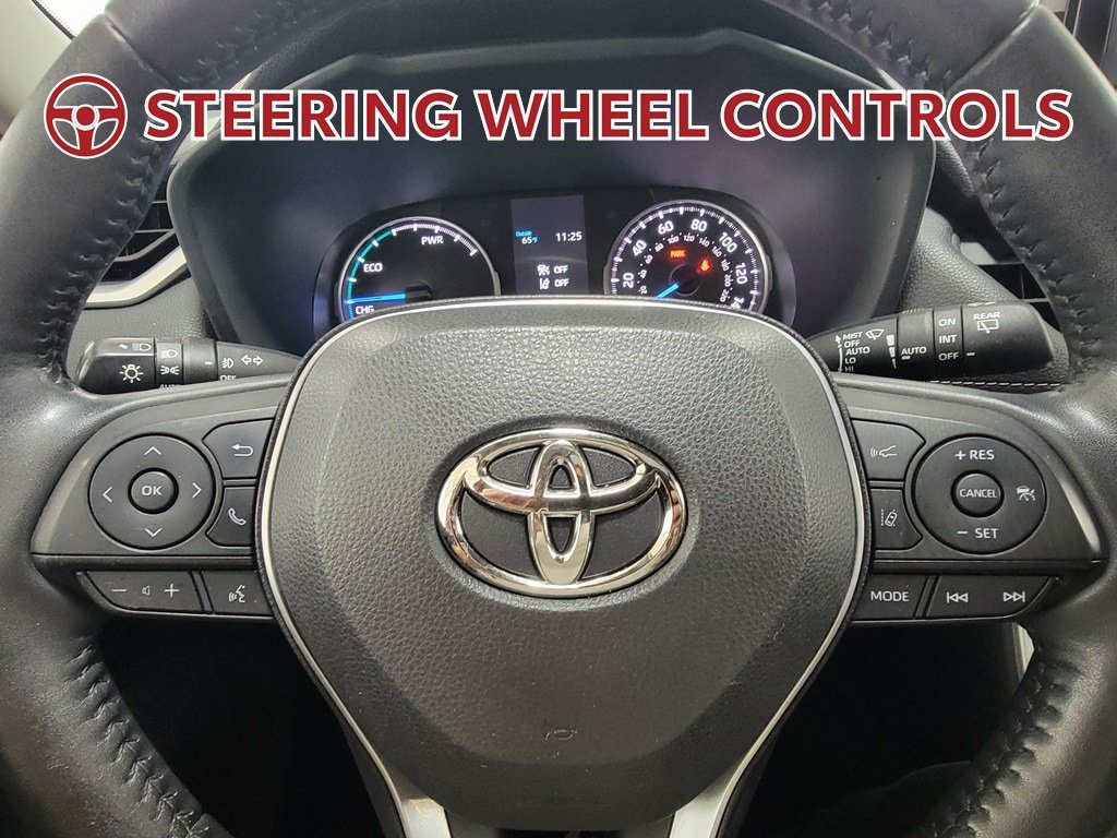Used 2022 Toyota RAV4 XLE Premium AWD/4WD image 18