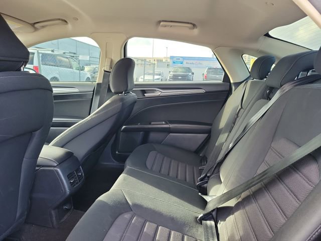 Used 2020 Ford Fusion SE image 6