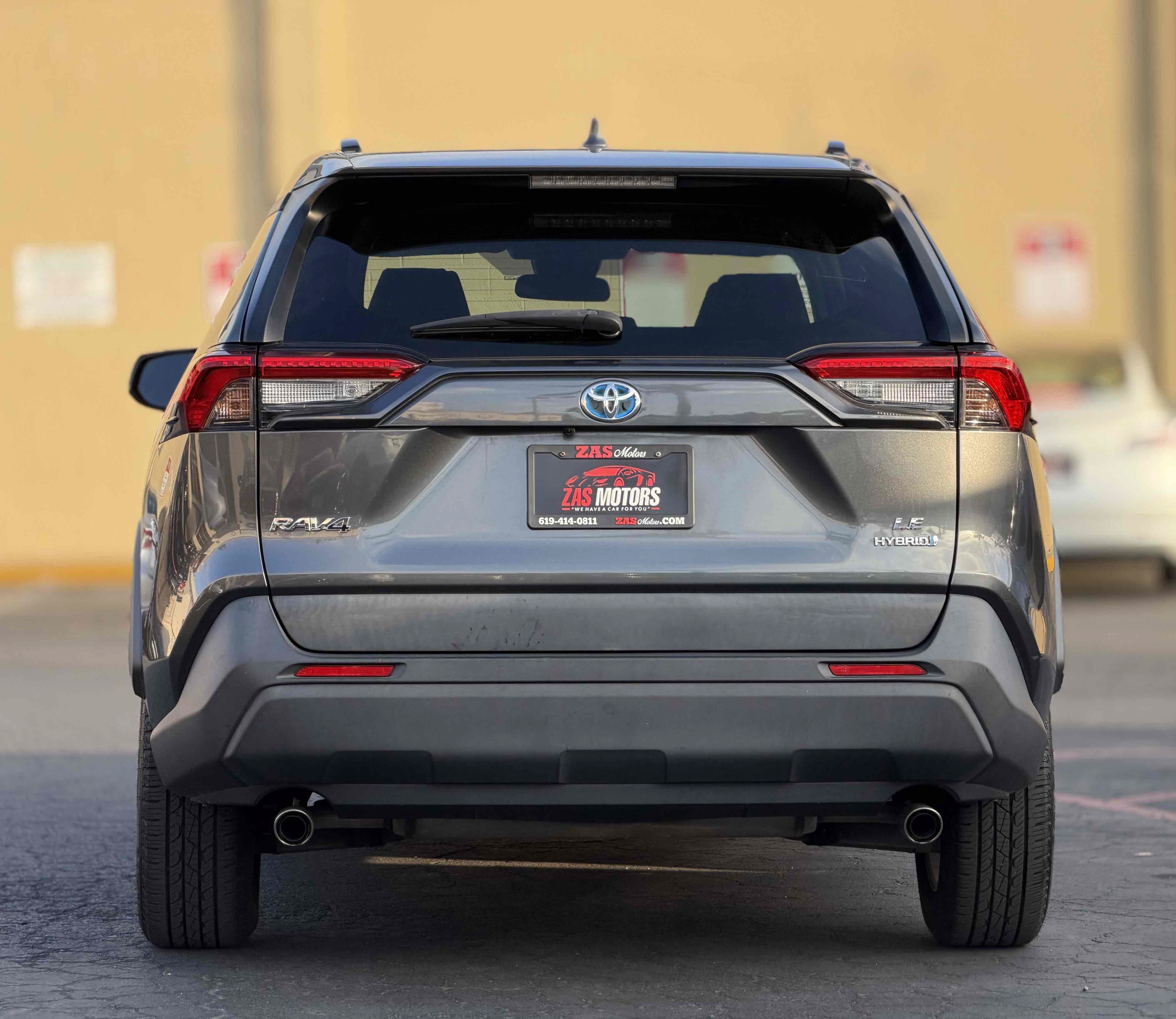 Used 2021 Toyota RAV4 LE AWD/4WD image 9