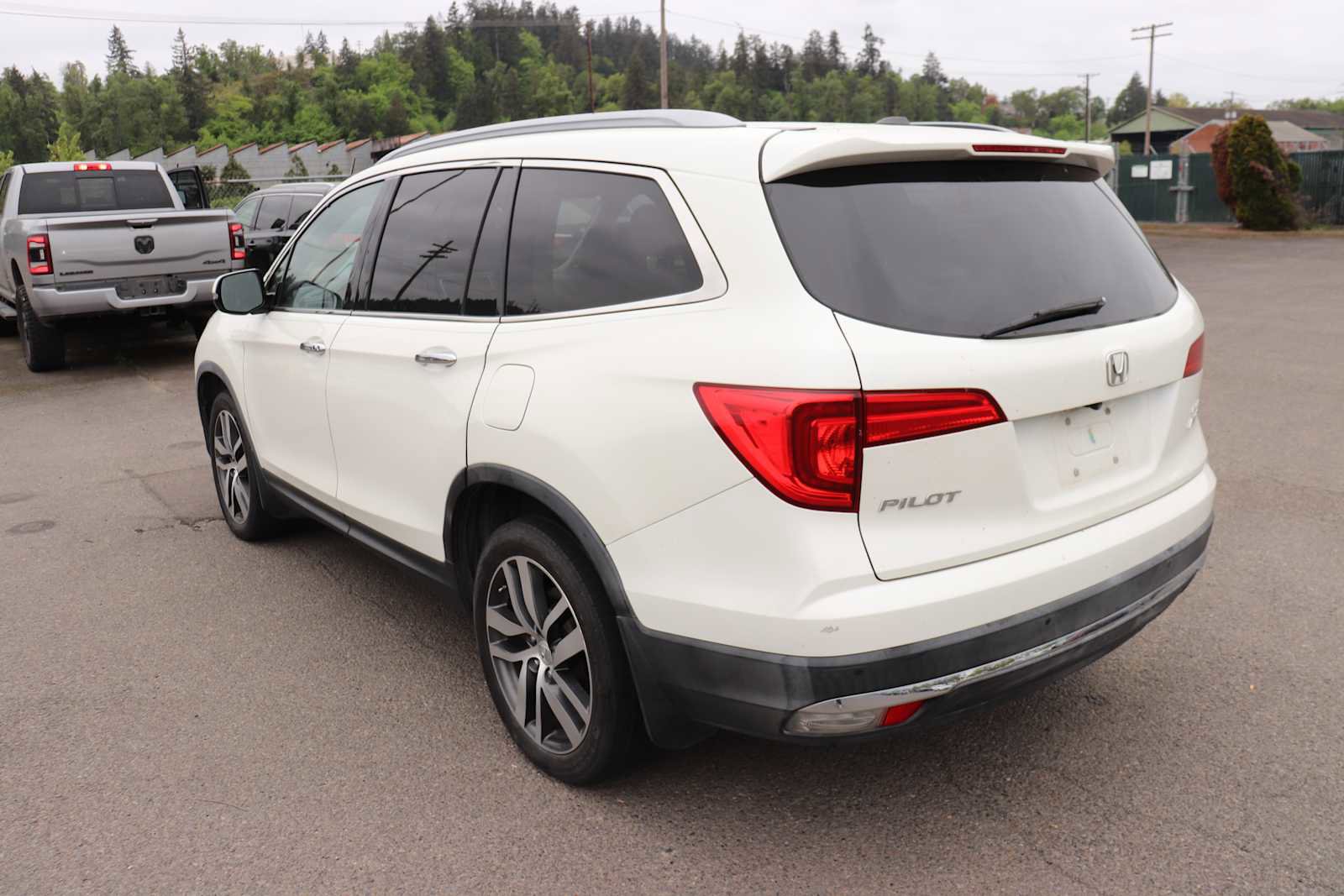 Used 2016 Honda Pilot Elite image 7