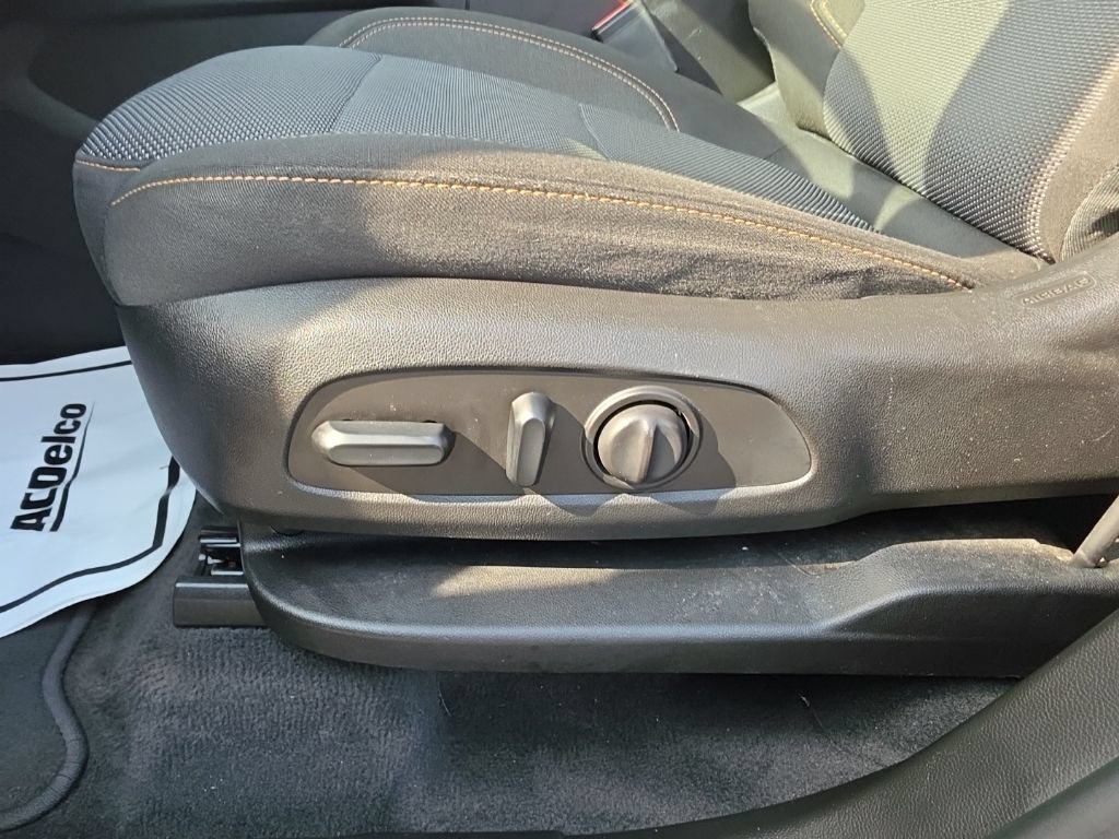 Used 2018 Chevrolet Traverse LT FWD image 23