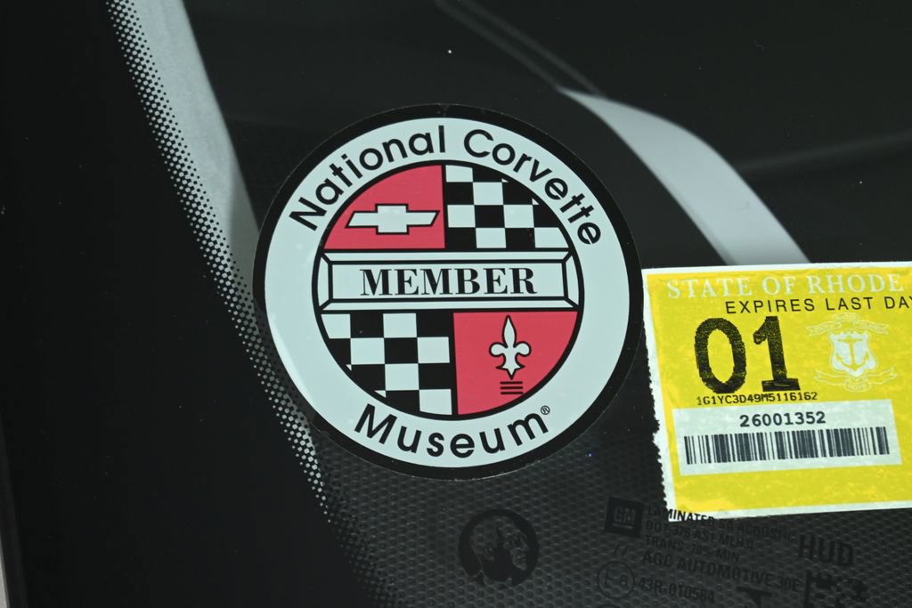 Used 2021 Chevrolet Corvette Stingray Premium Conv w/ Z51 Performance Package RWD image 10