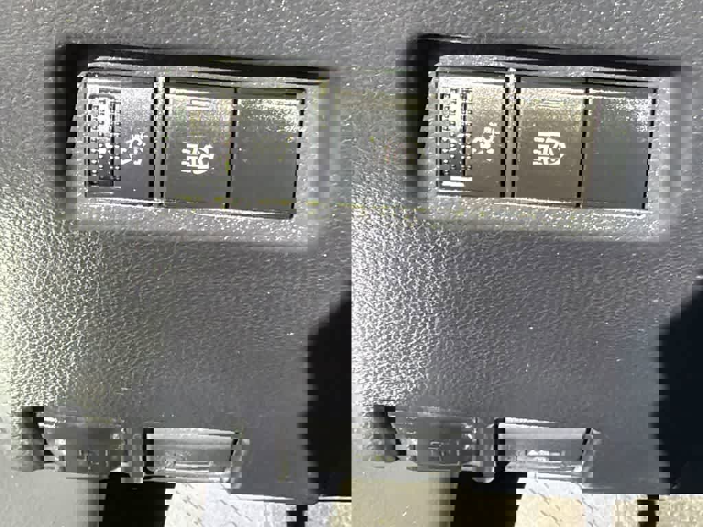 Used 2023 Toyota RAV4 XLE image 32