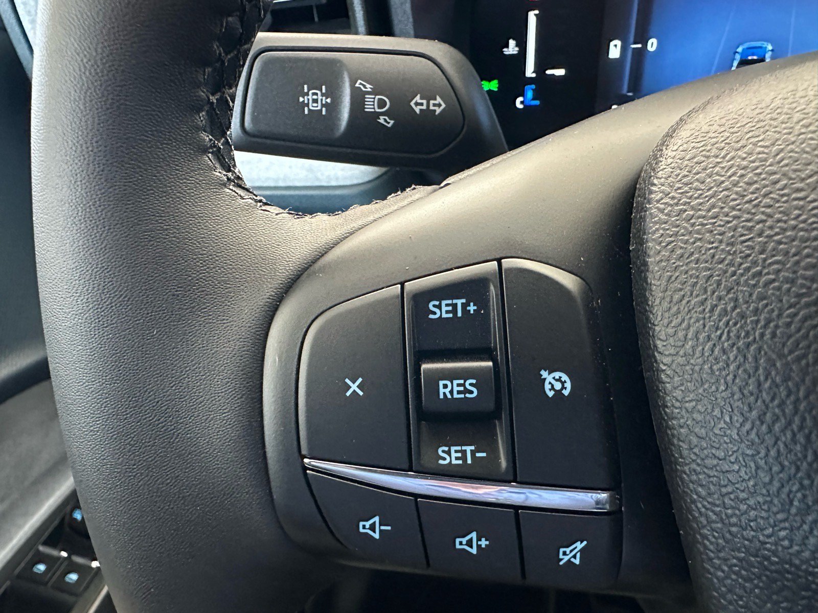 New 2026 Ford Maverick XLT w/ XLT Luxury Package FWD image 28