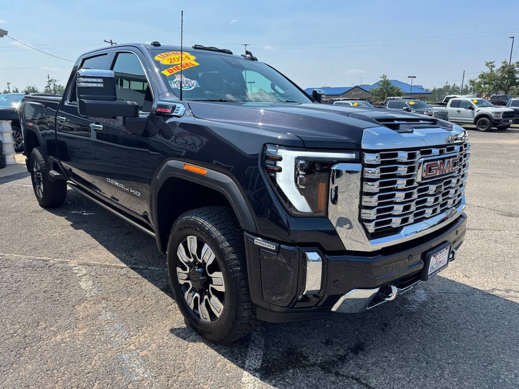 Used 2024 GMC Sierra 2500 Denali w/ Denali Reserve Package image 7