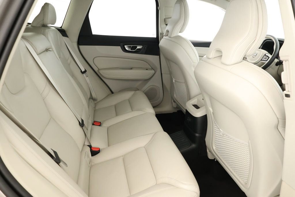 Used 2025 Volvo XC60 T8 Ultra w/ Protection Package Premier image 23
