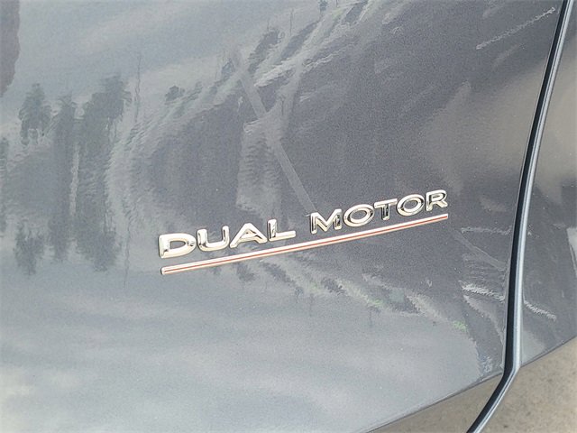 Used 2023 Tesla Model Y Long Range image 9