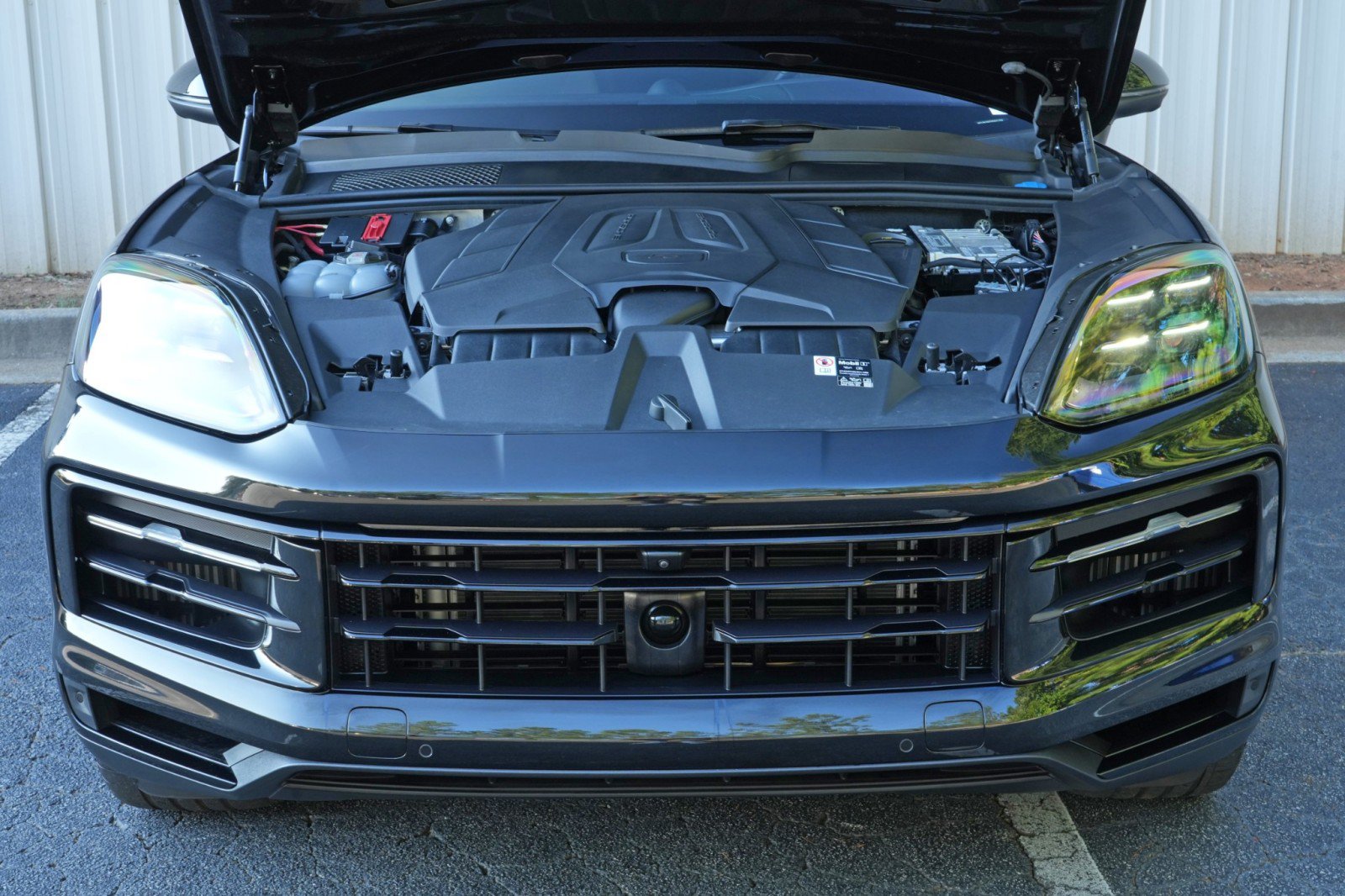 Used 2025 Porsche Cayenne Coupe AWD/4WD image 8