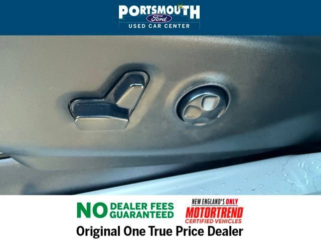 Used 2024 Chrysler Pacifica Touring-L image 24