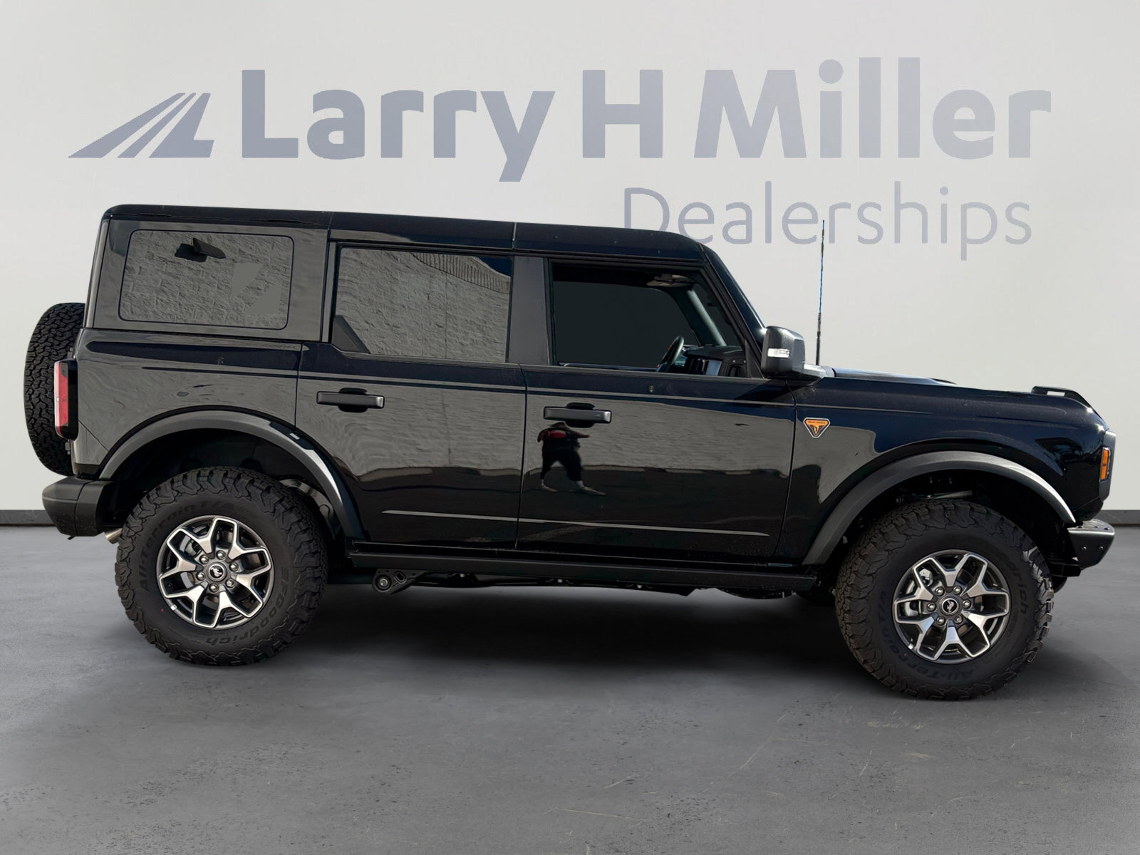 New 2025 Ford Bronco Badlands image 6