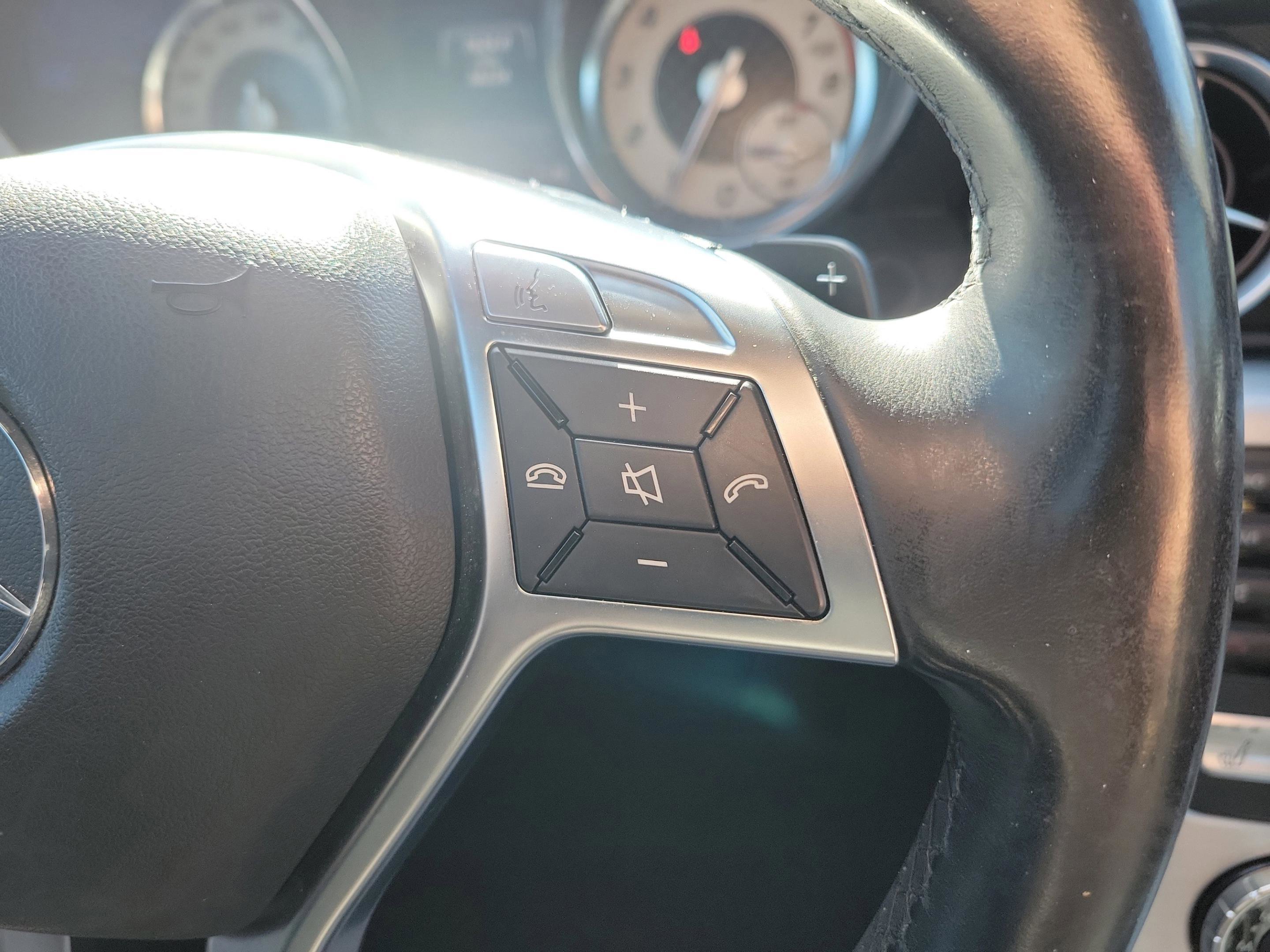 Used 2015 Mercedes-Benz SLK 250 image 17