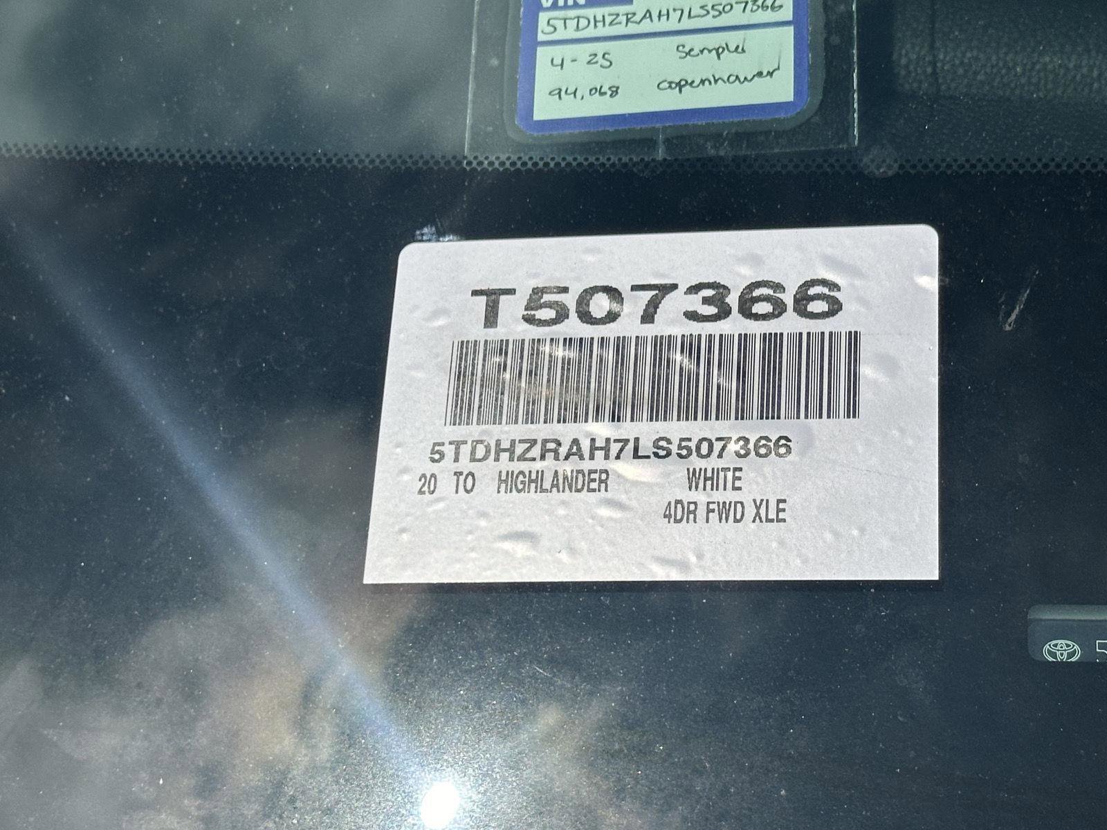 Used 2020 Toyota Highlander XLE FWD image 14