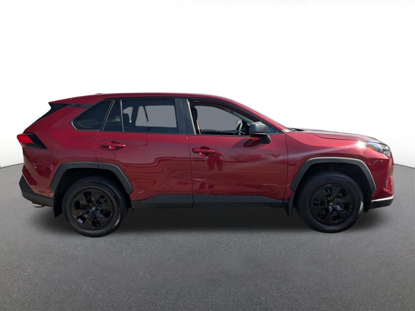 Used 2023 Toyota RAV4 LE AWD/4WD image 2