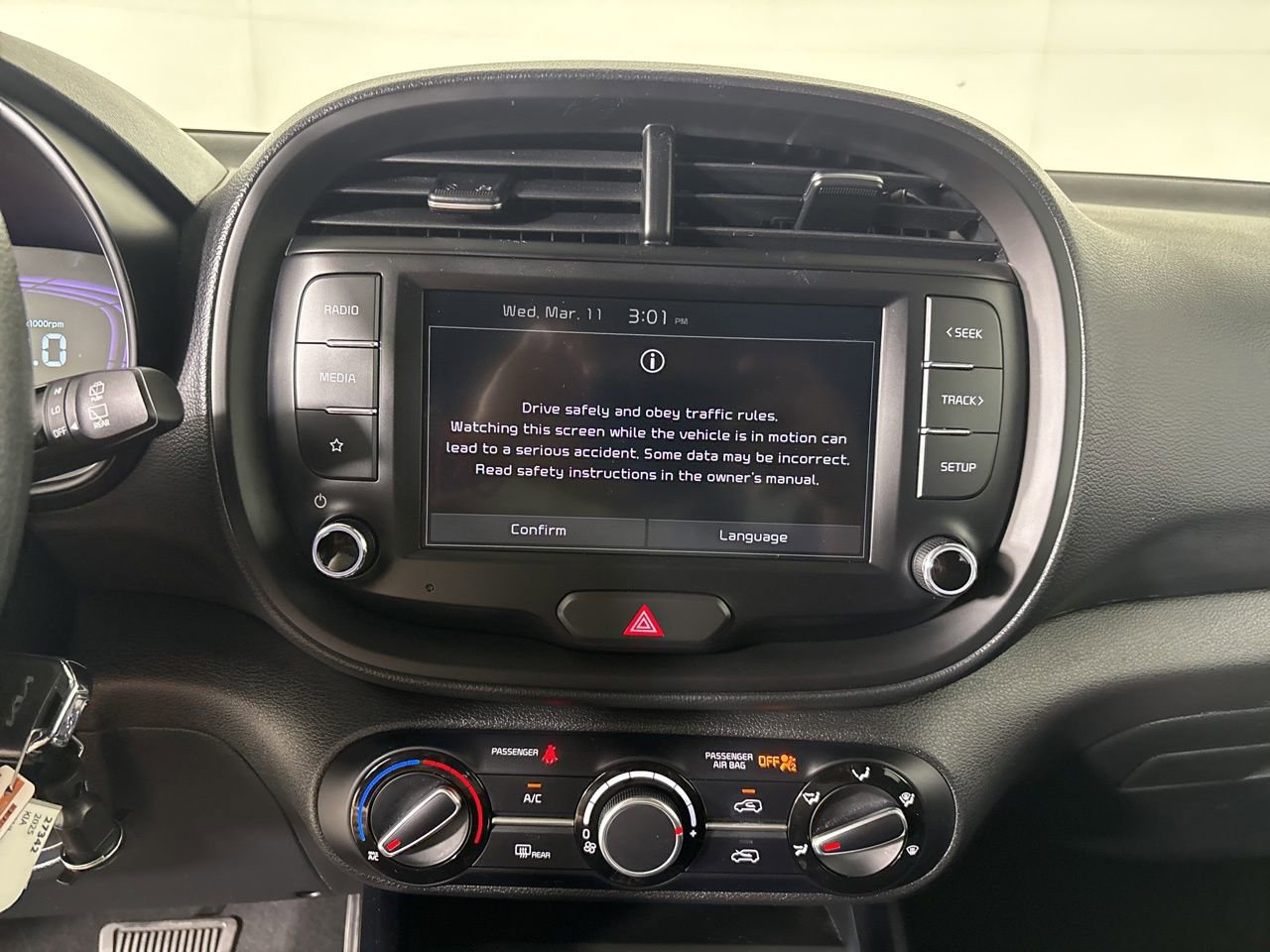 Used 2025 Kia Soul LX FWD image 14