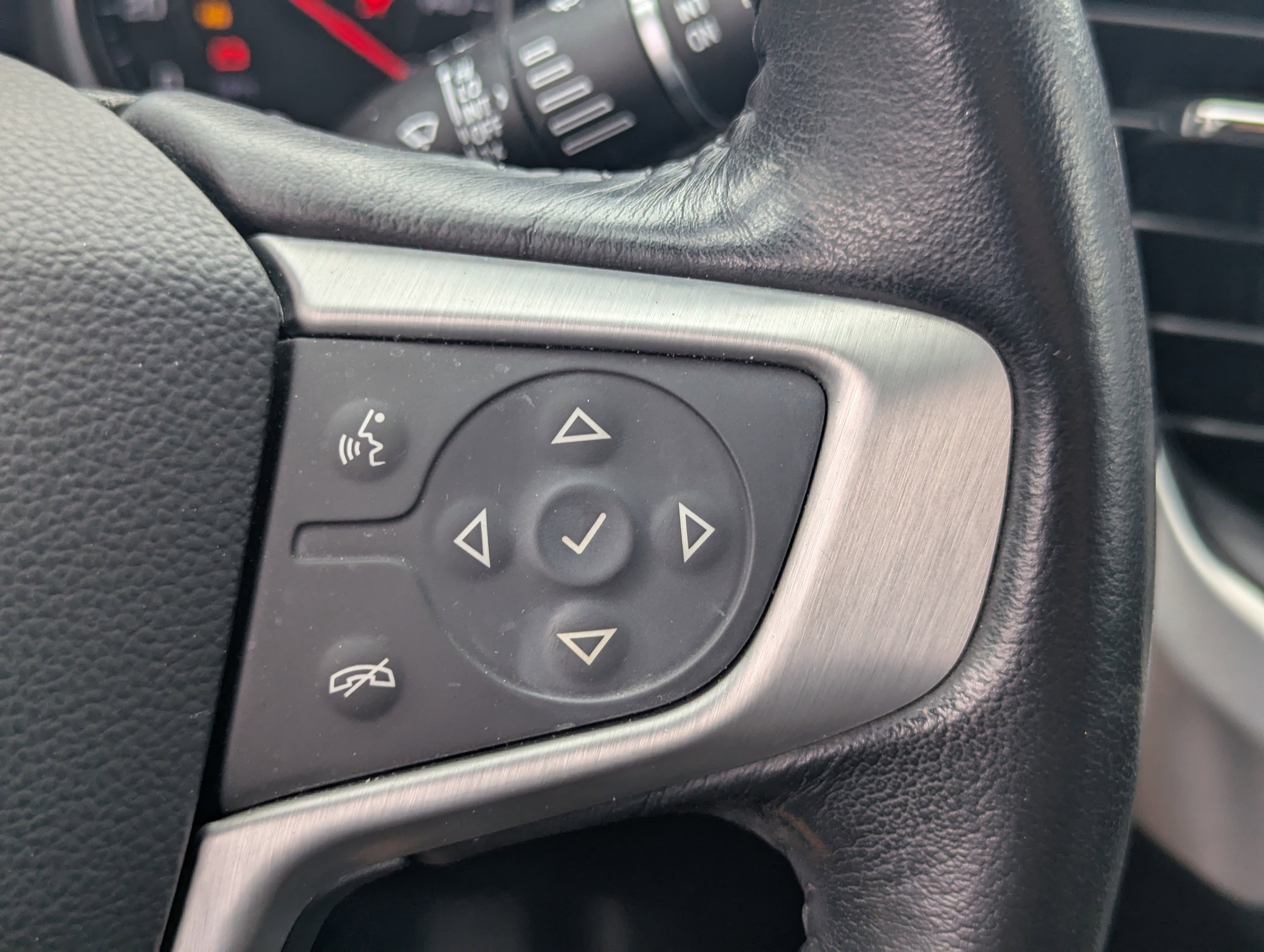 Used 2020 GMC Acadia SLE w/ Driver Convenience Package image 28