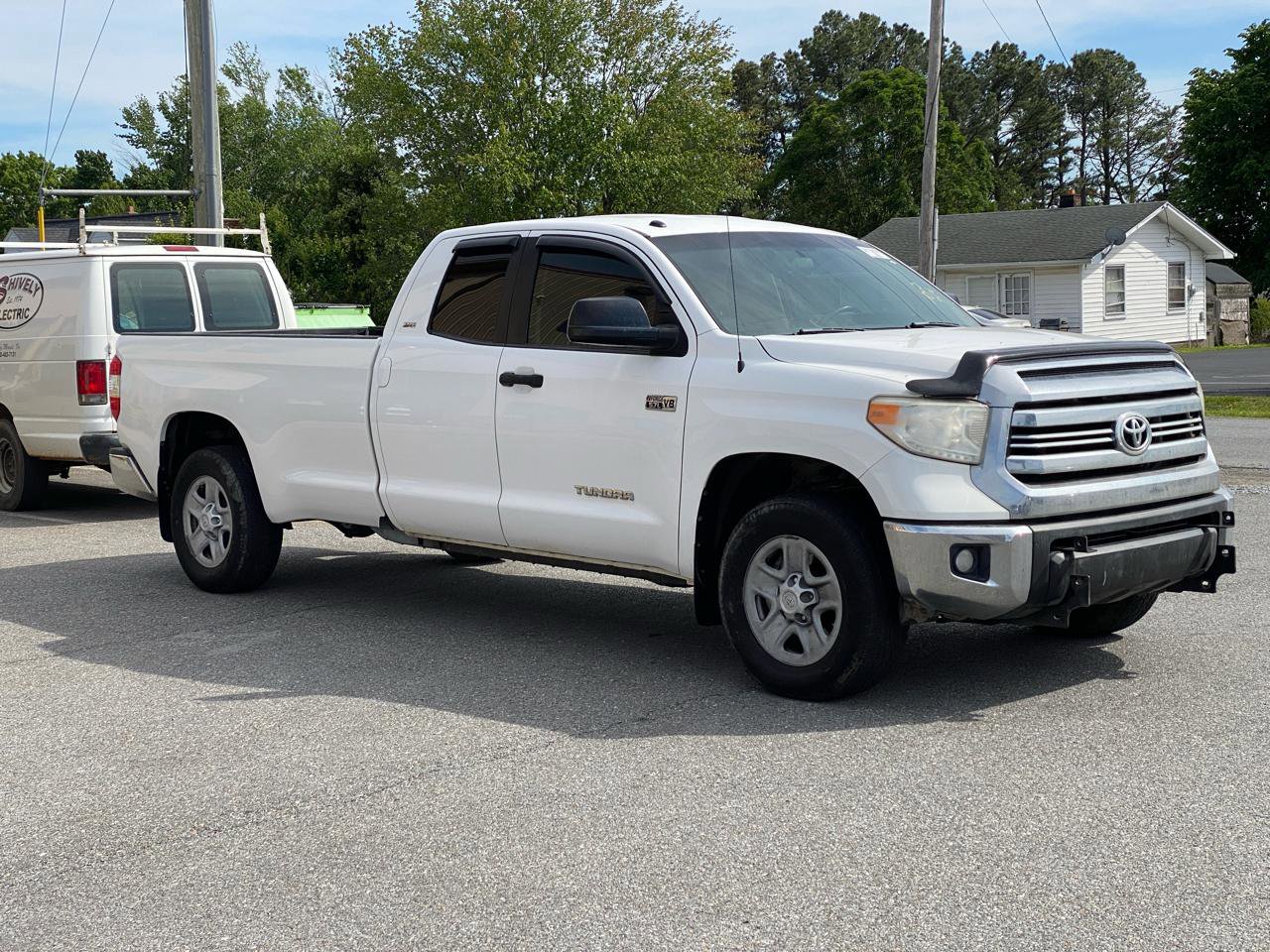 Used 2017 Toyota Tundra SR5 AWD/4WD image 6