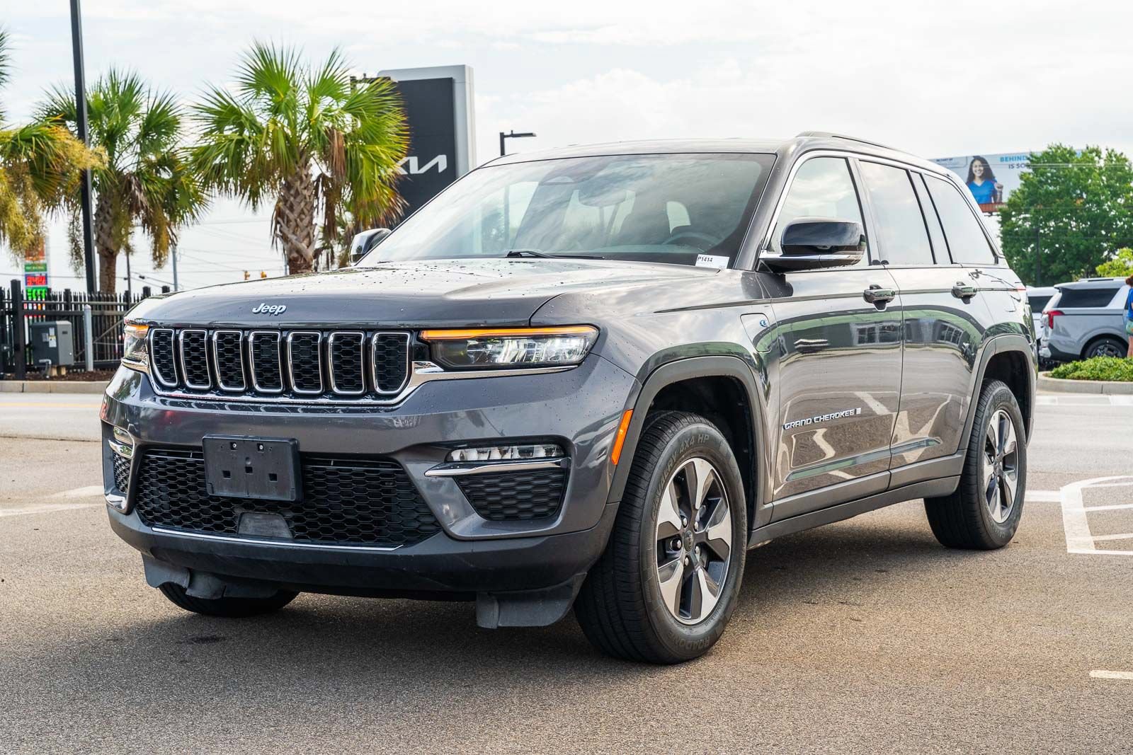 Used 2024 Jeep Grand Cherokee Limited 4xe AWD/4WD image 3