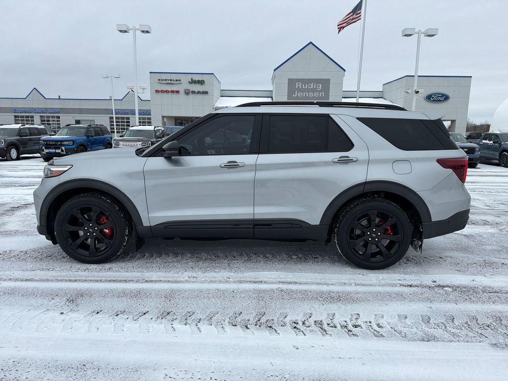 Used 2020 Ford Explorer ST w/ ST Street Pack image 2