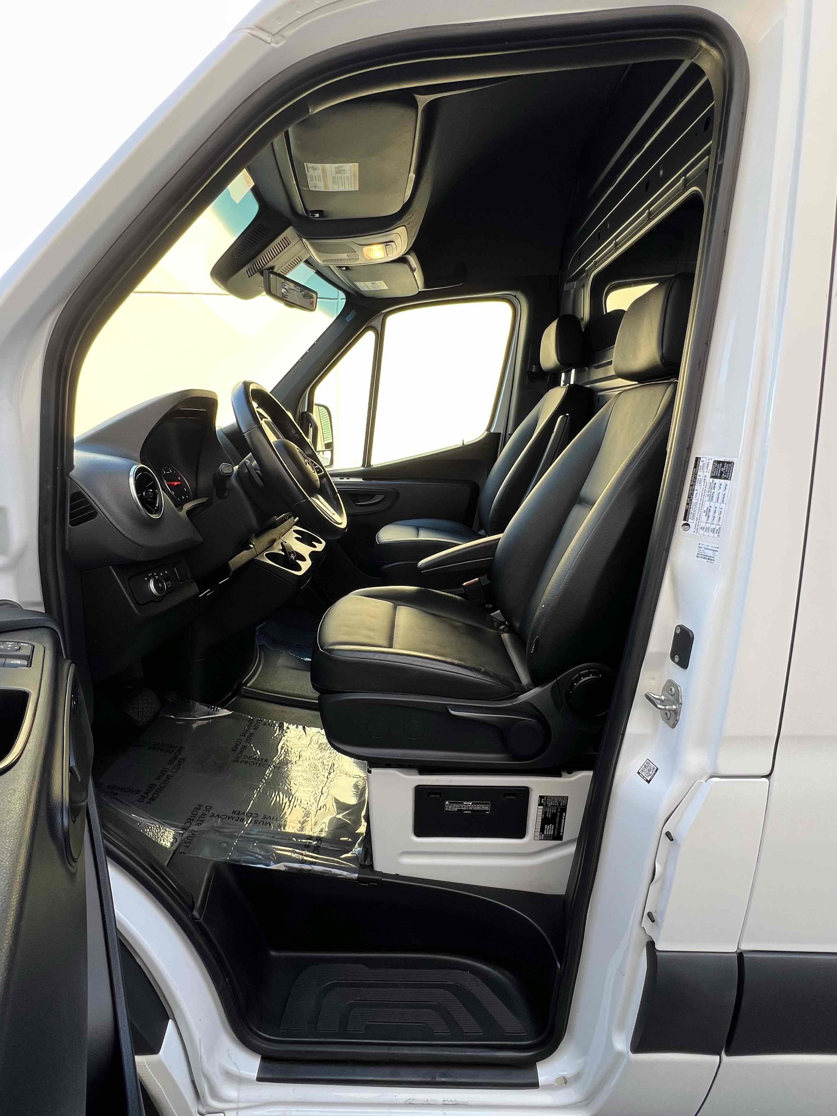 Used 2024 Mercedes-Benz Sprinter 2500 image 29