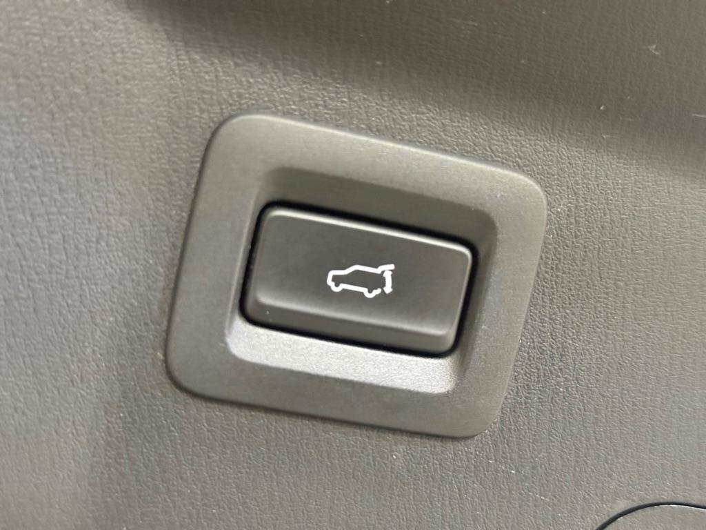 Used 2018 MAZDA CX-9 Touring FWD image 35