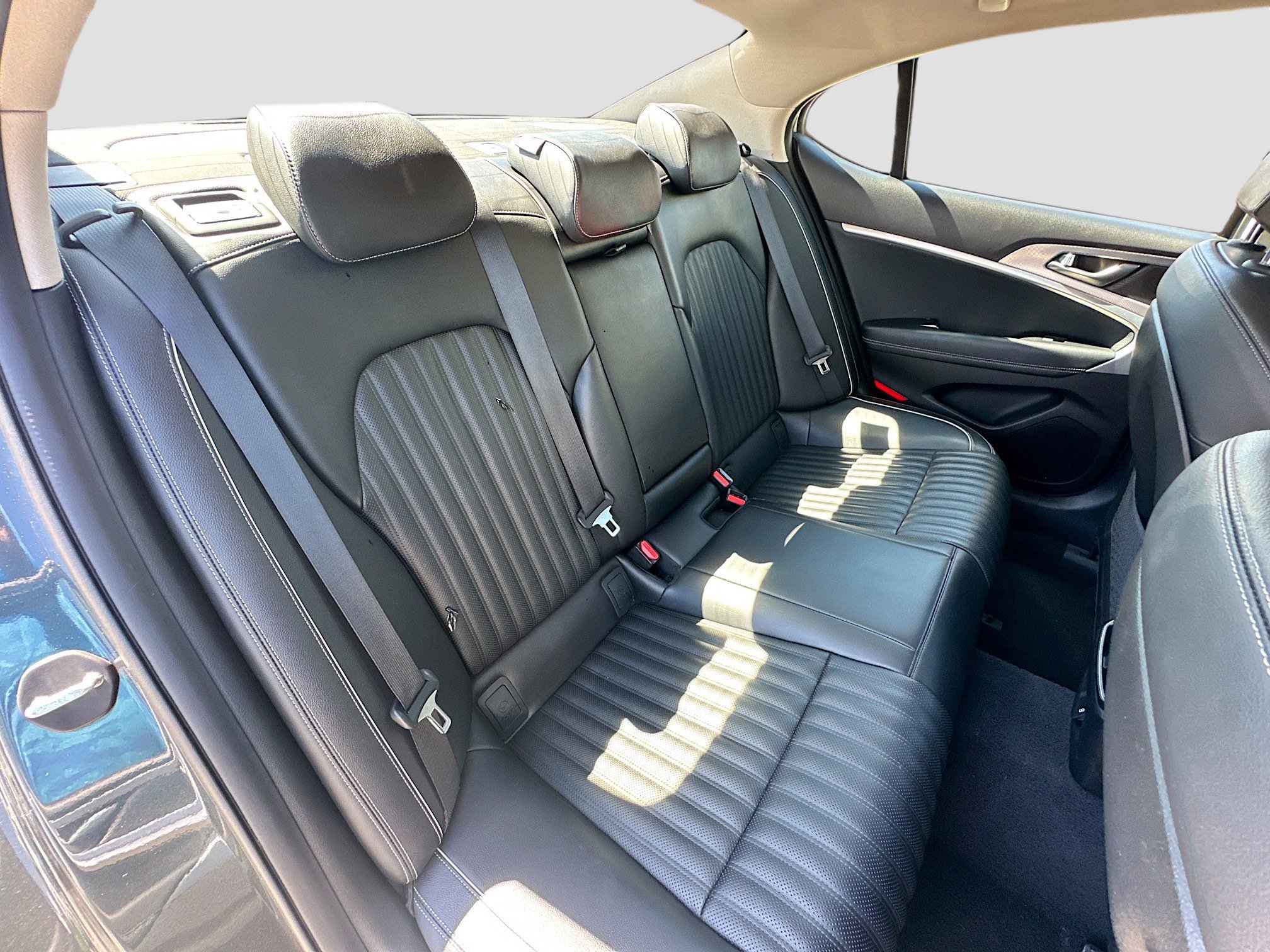 Used 2022 Genesis G70 2.0T w/ Prestige Package image 30