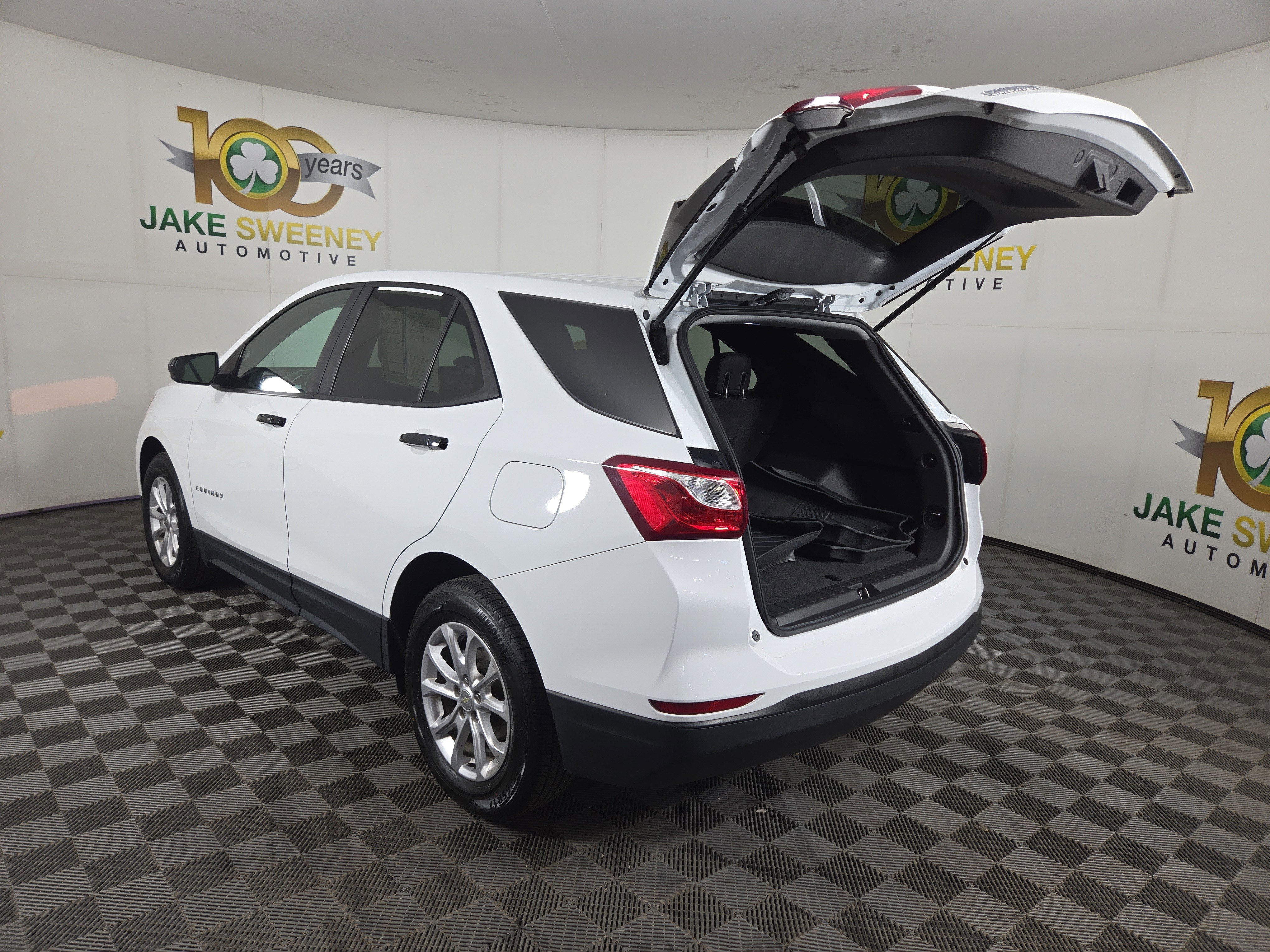 Used 2020 Chevrolet Equinox LS w/ LS Convenience Package FWD image 29