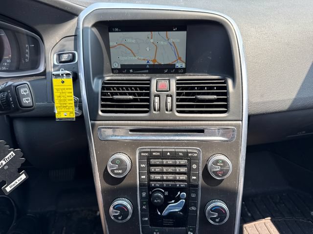 Used 2015 Volvo XC60 T6 w/ Proximity Package AWD/4WD image 27