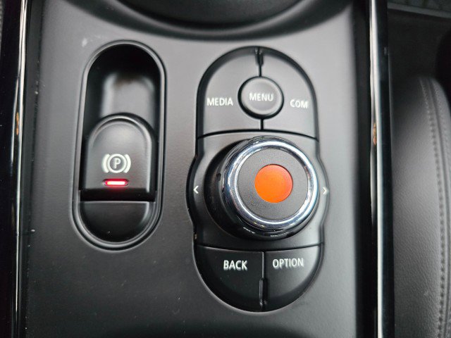 Used 2019 MINI Cooper Clubman S w/ Premium Package image 33