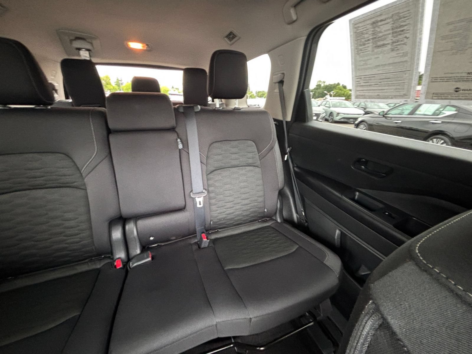 Used 2025 Nissan Pathfinder SV FWD image 40