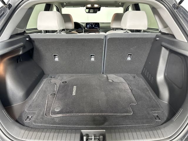 Certified 2022 Hyundai Kona Limited w/ Cargo Package image 34