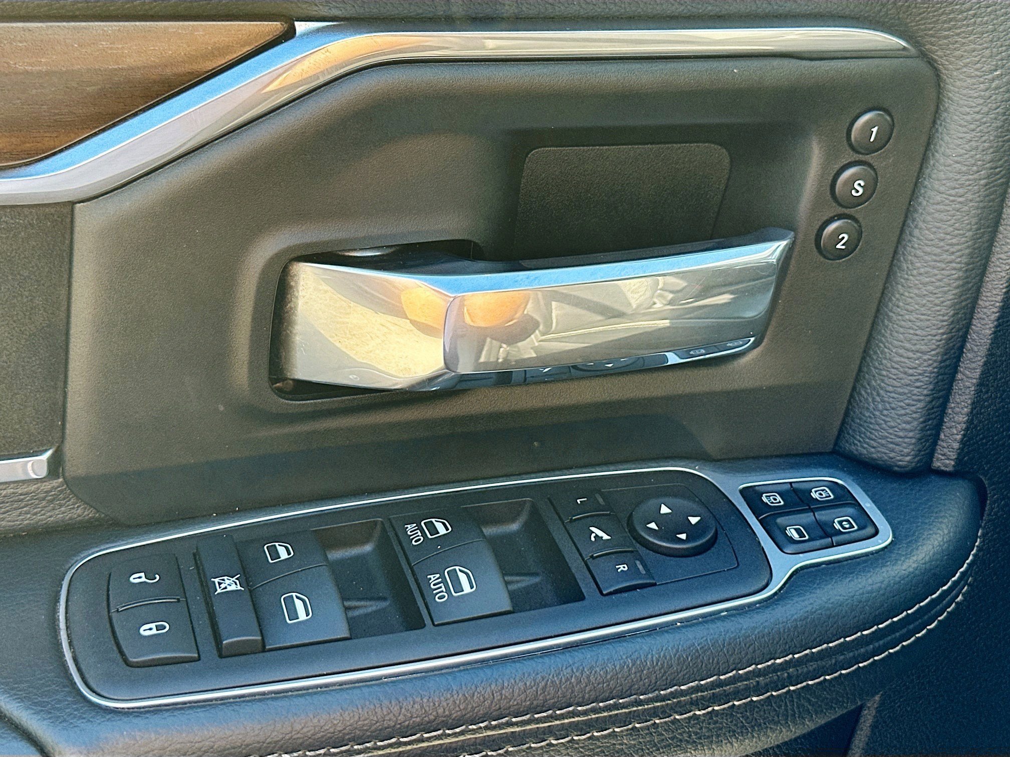 Used 2024 RAM 2500 Laramie w/ Safety Group image 15