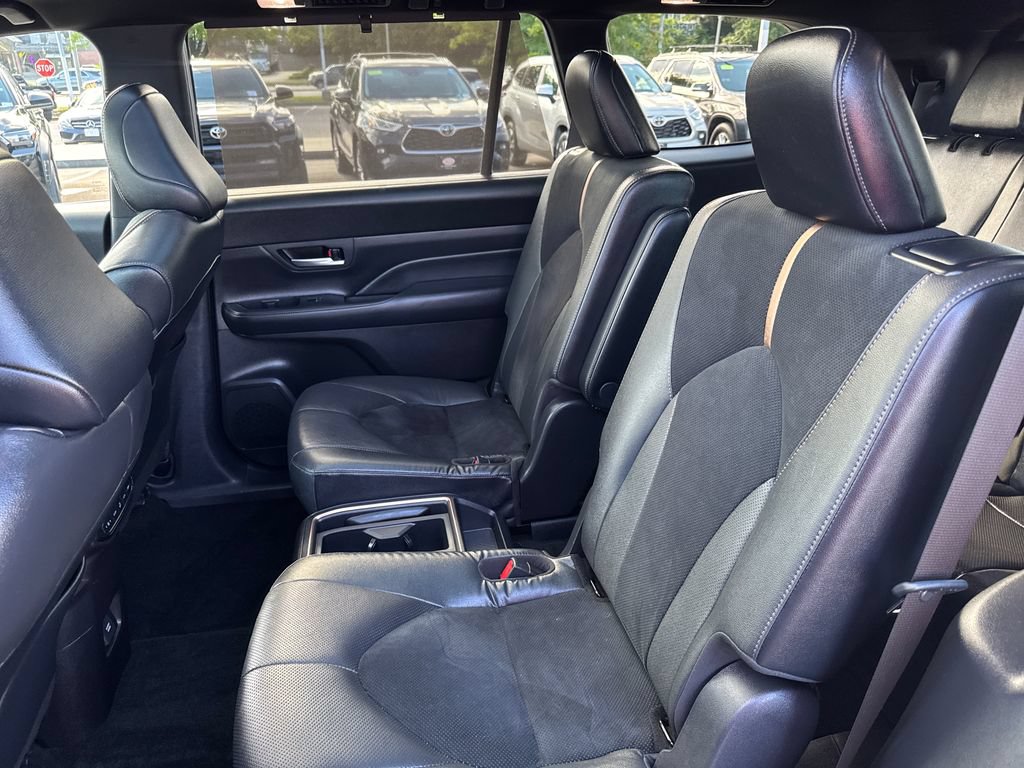 Used 2025 Toyota Grand Highlander AWD Hybrid image 36