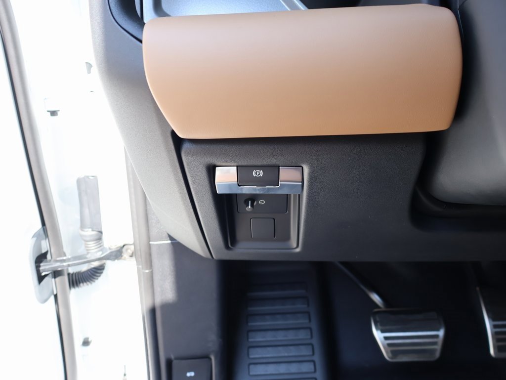 New 2025 Land Rover Defender 130 V8 image 34