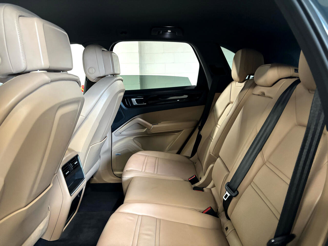 Used 2019 Porsche Cayenne image 11