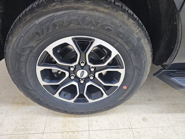 Used 2024 Ford Expedition Max XLT image 23