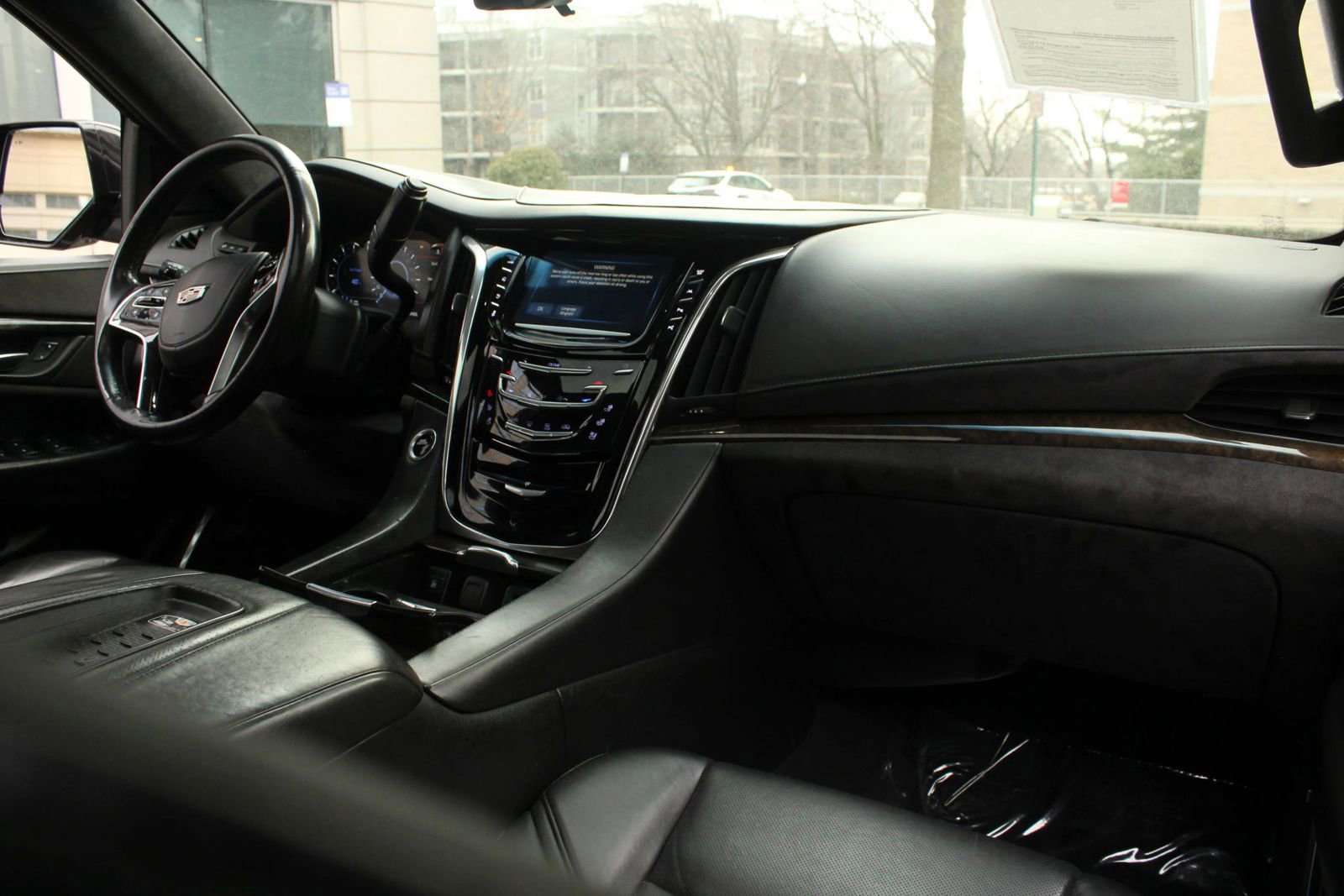 Used 2017 Cadillac Escalade ESV Platinum AWD/4WD image 23