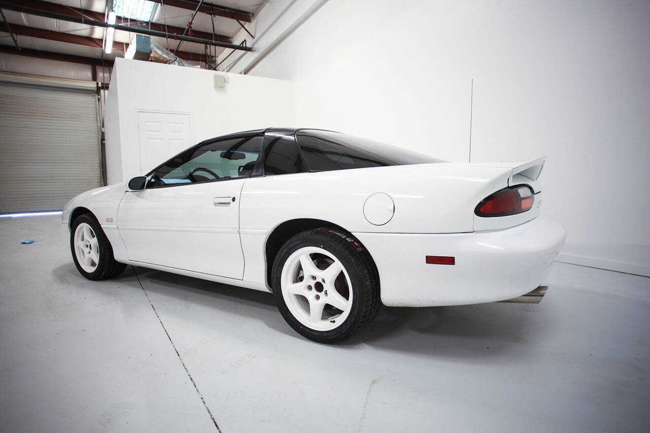 Used 2000 Chevrolet Camaro Z28 w/ SS Performance/Appearance Pkg RWD image 5