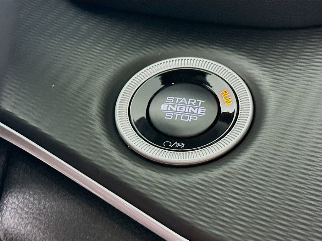 New 2025 Jeep Grand Cherokee L Altitude image 19