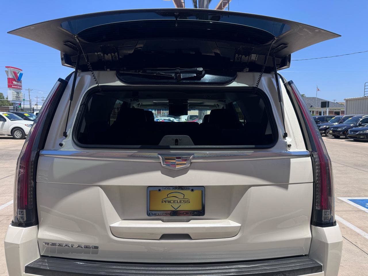 Used 2015 Cadillac Escalade Premium RWD image 56