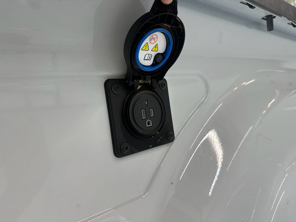 Used 2024 RAM 2500 Laramie image 15