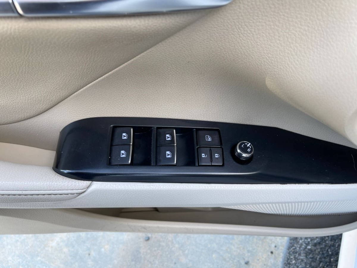 Used 2019 Toyota Camry XLE w/ Driver Assist Package FWD image 16