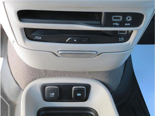 Used 2017 Chrysler Pacifica Touring-L Plus image 8